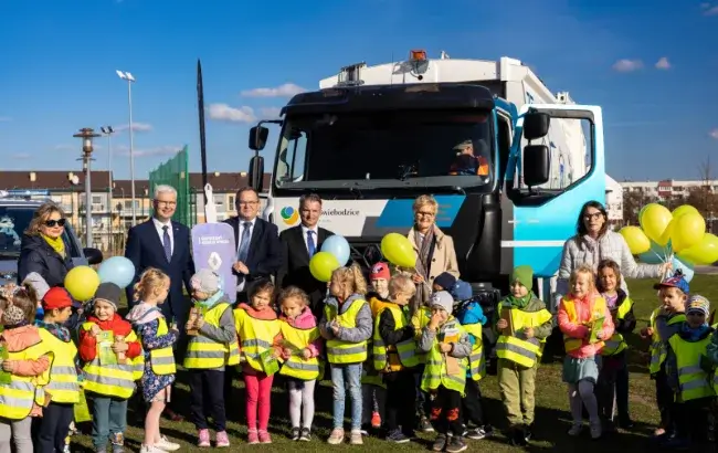 Pierwsza elektryczna śmieciarka pracuje już w Świebodzicach