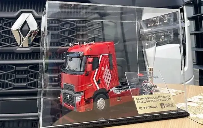 Wydanie SETNEGO pojazdu Renault Trucks dla firmy TRANS-MAN
