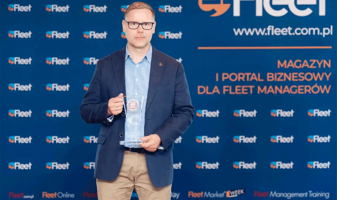 Tomasz Wykrota odbiera nagrodę