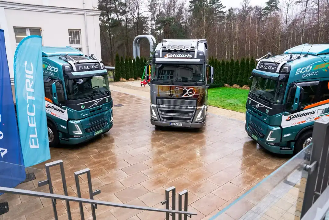 Elektryczne Volvo FM od tyłu