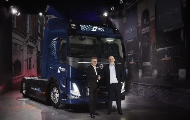 Volvo Trucks: Nowe zamówienie od DFDS: 100 elektrycznych ciężarówek