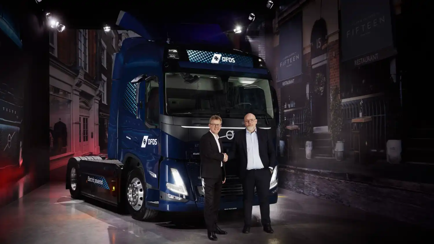 Volvo Trucks: Nowe zamówienie od DFDS: 100 elektrycznych ciężarówek