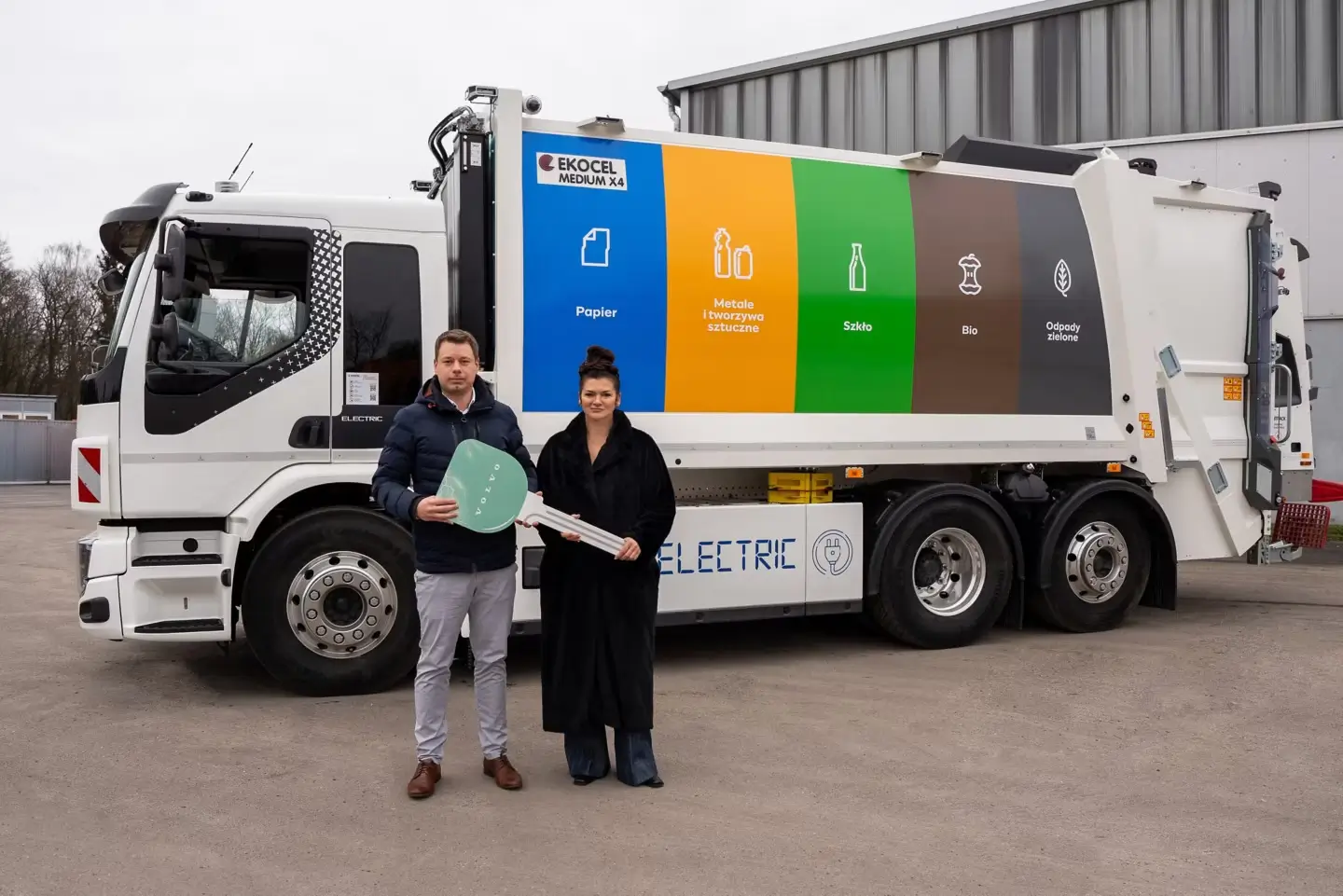 Przekazanie elektrycznych śmieciarek Volvo FE Electric do MPO Warszawa