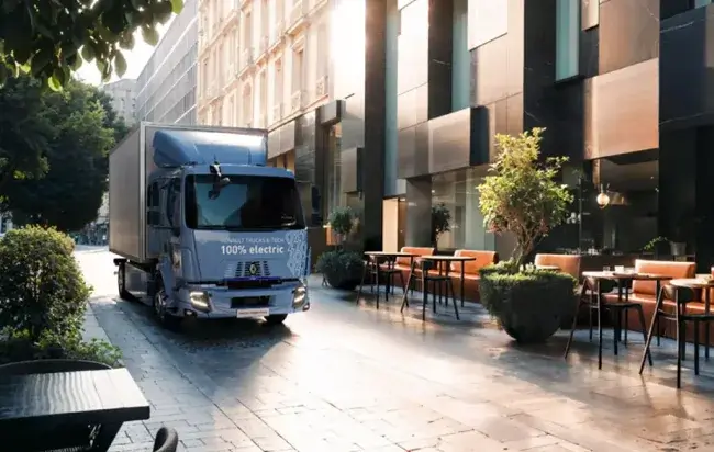 Renault Trucks D14 E-Tech: Zwinność i prąd w sercu metropolii