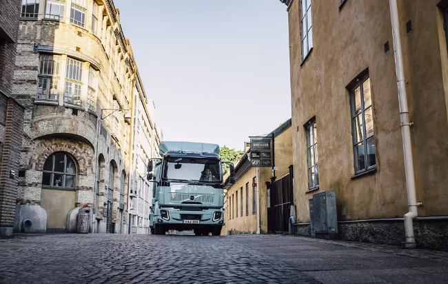 Nowe Volvo FL Electric 14t: Miejski mistrz wydajności wkracza do gry