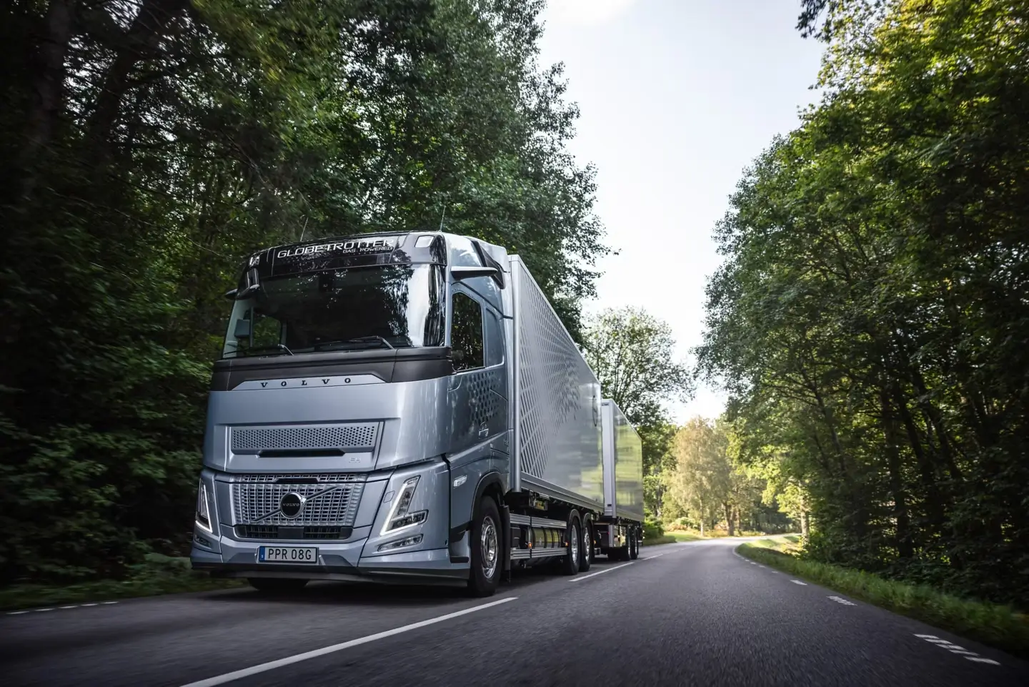 ciężarówka Volvo Trucks na trasie
